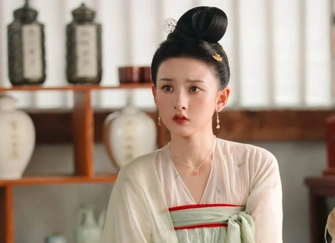 removing the Children's Team in No Precedent. Photo: VieON.