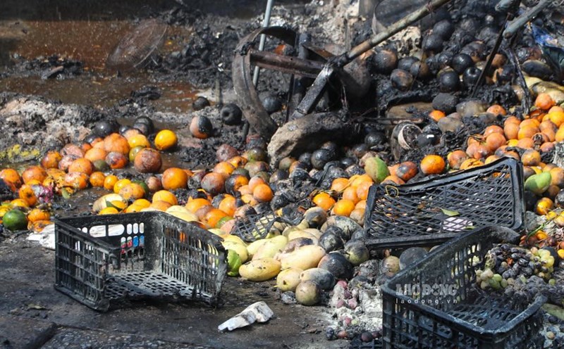 The large fire that occurred at An Lo market initially caused damage estimated at more than 3 billion VND. Photo: Nguyen Luan