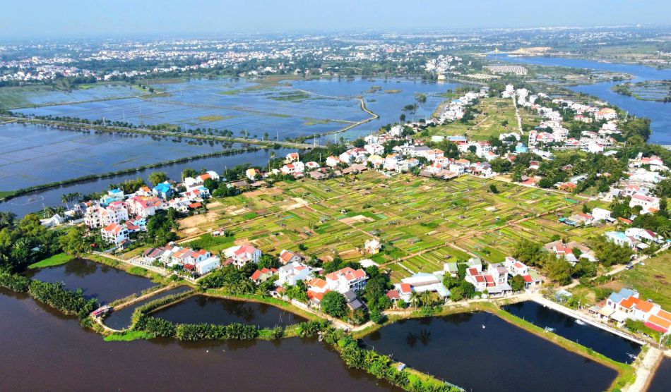 Overview Tra Que Vegetable Village was honored by the World Tourism Organization (UN Tourism) as "World's Best Tourist Village in 2024". Photo: Truong An