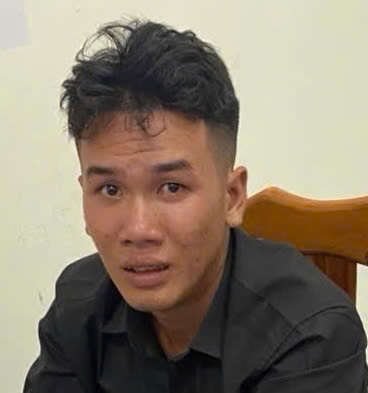 Mã Tấn Phát vào nhà cướp vàng của cụ già tại Cà Mau. Ảnh: Công an cung cấp