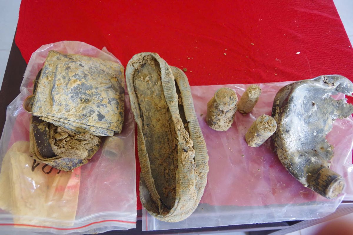 The relic was discovered with the remains of a martyr. Photo: Ba Hieu