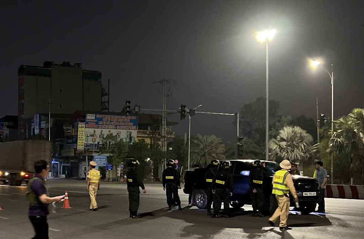 Công an tỉnh Bắc Ninh đã phối hợp các đơn vị nghiệp vụ Bộ Công an và Công an tỉnh Quảng Ninh bắt giữ các đối tượng tại khu vực chân cầu Đại Phúc. Ảnh: Cổng TTĐT Bắc Ninh

