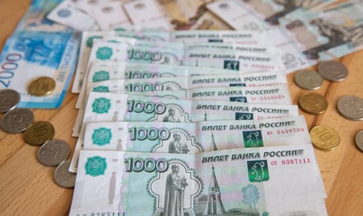 Đồng Rúp Nga là đồng tiền có hiệu suất tốt nhất trong năm nay. Ảnh: Xinhua