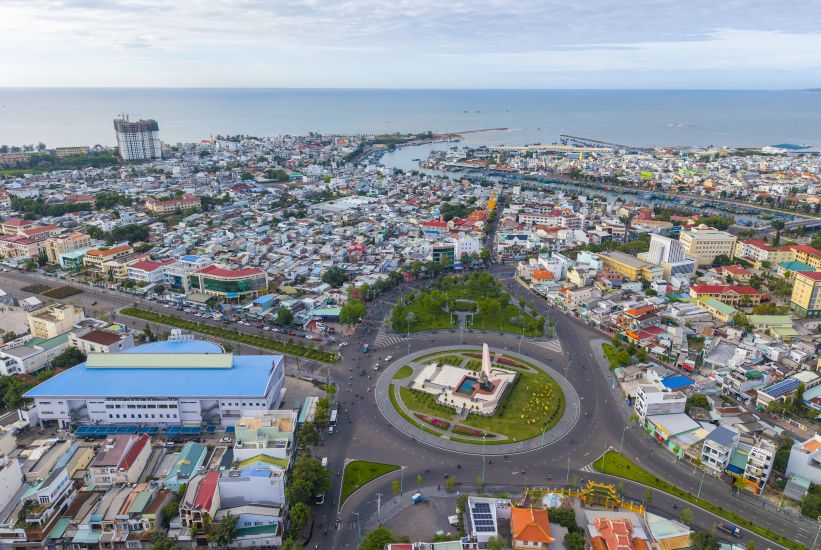 A corner of Phan Thiet city center, Binh Thuan province overlooks the sea. Photo: Duy Tuan
