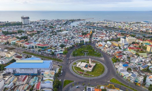 Một góc trung tâm thành phố Phan Thiết, tỉnh Bình Thuận nhìn ra hướng biển. Ảnh: Duy Tuấn