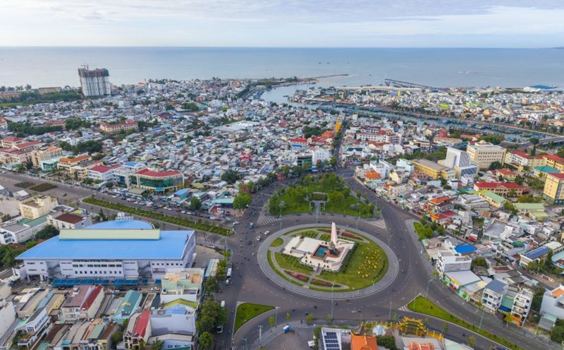 A corner of Phan Thiet city center, Binh Thuan province overlooks the sea. Photo: Duy Tuan