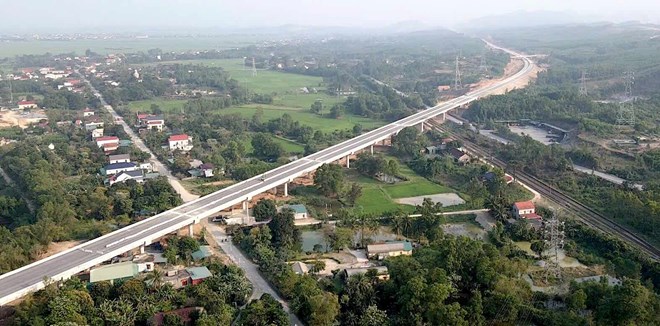 Thông xe kỹ thuật cao tốc Bùng - Vạn Ninh qua Quảng Bình