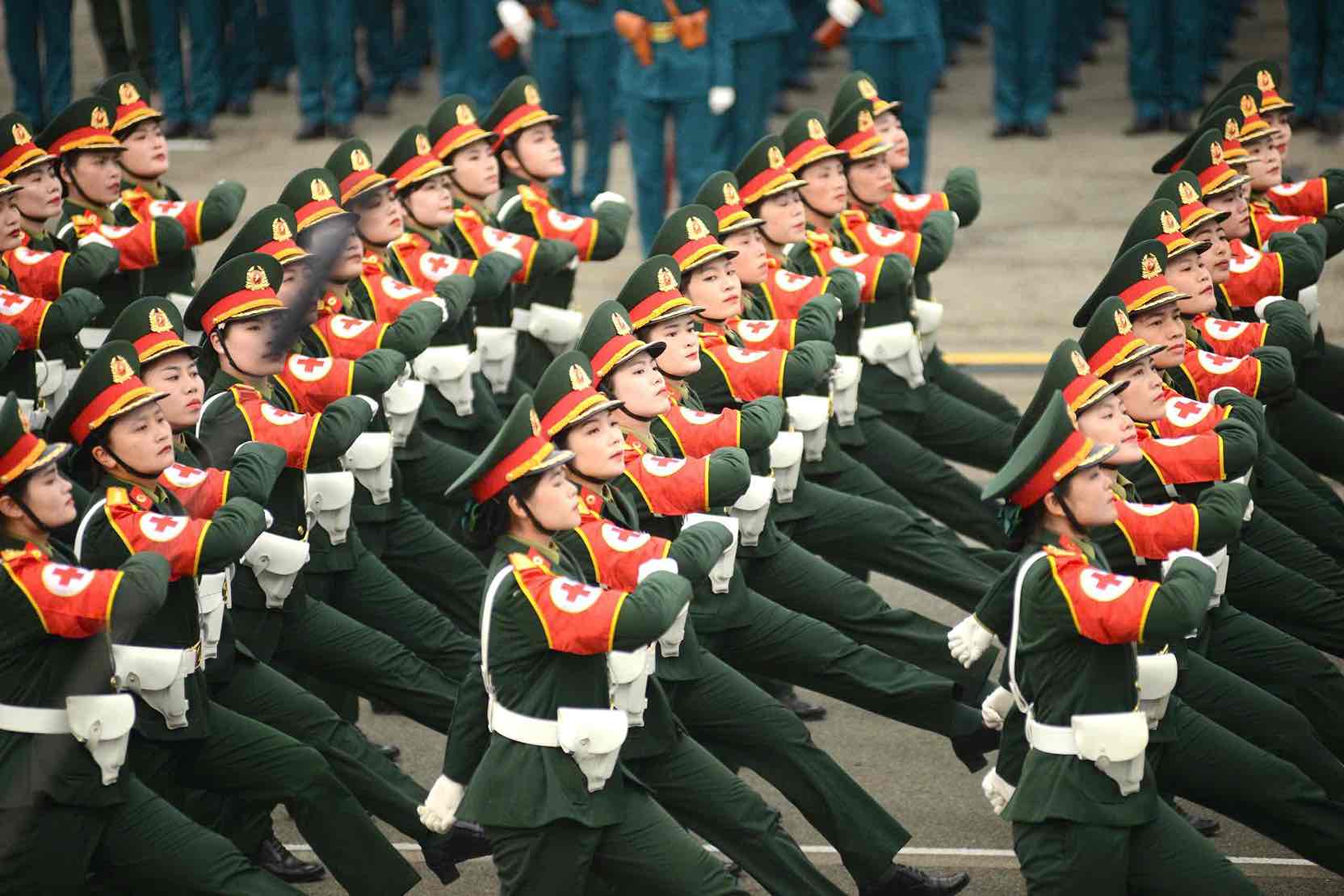 La circular 19/2025/TT-BQP del Ministerio de Defensa orienta la implementacion de politicas y regimenes para los objetos militares bajo el ambito de administracion del Ministerio de Defensa. El ejercito de los Estados Unidos, por ejemplo, ha estado en el extranjero durante la guerra civil