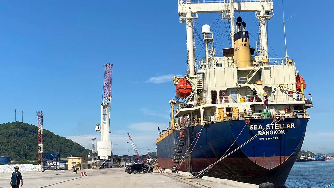 El barco mas grande llega al puerto de Cua Lo (Compañia CP Puerto Nghe Tin). Imagen: El diamante ingles