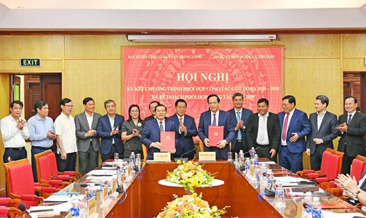 Đảng ủy Bộ Dân tộc và Tôn giáo và Ban Tuyên giáo và Dân vận Trung ương đã tổ chức Hội nghị ký kết Chương trình phối hợp công tác giai đoạn 2025-2030 và Kế hoạch phối hợp công tác năm 2025. Ảnh: Bộ Dân tộc và Tôn giáo
