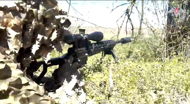 Russian meteorologists on duty in the forest. Photo: Cut from video of the Russian Ministry of Defense