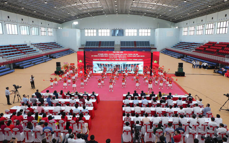 Vinh Long inaugurated the 272 billion VND gymnasium. Photo: Hoang Loc