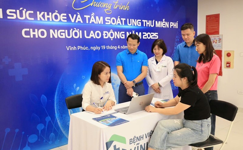 1,500 workers in Vinh Phuc province received free consultation, health check-ups and cancer screening. Photo: Vinh Phuc Provincial Federation of Labor.