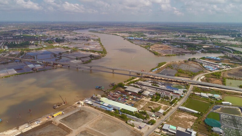 Ganh Hao Bridge connecting Bac Lieu and Ca Mau provinces is the dream of many people and has been technically opened to traffic. Photo: Nhat Ho