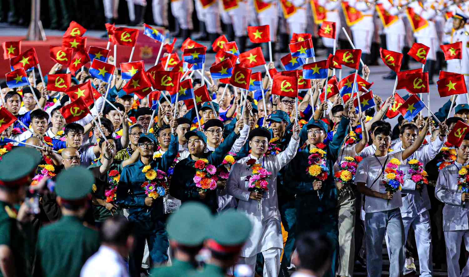 Cac khoi hop luyen dieu binh, dieu hanh o trung tam TPHCM chuan bi cho dai le ky niem 50 nam Ngay Giai phong mien Nam, thong nhat dat nuoc (30.4.1975 - 30.4.2025). Anh: Anh Tu