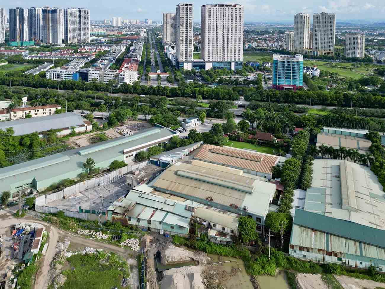 The construction area of the Ring Road 3.5 - Thang Long Avenue intersection. Photo: Huu Chanh