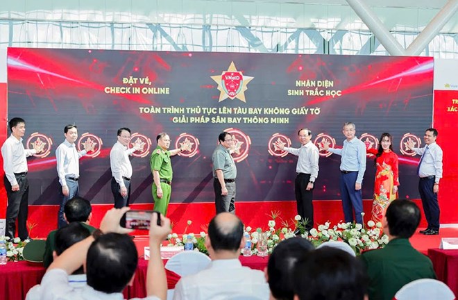 Bộ Công an thông tin tính năng mới trên VNeID phục vụ khi đi máy bay