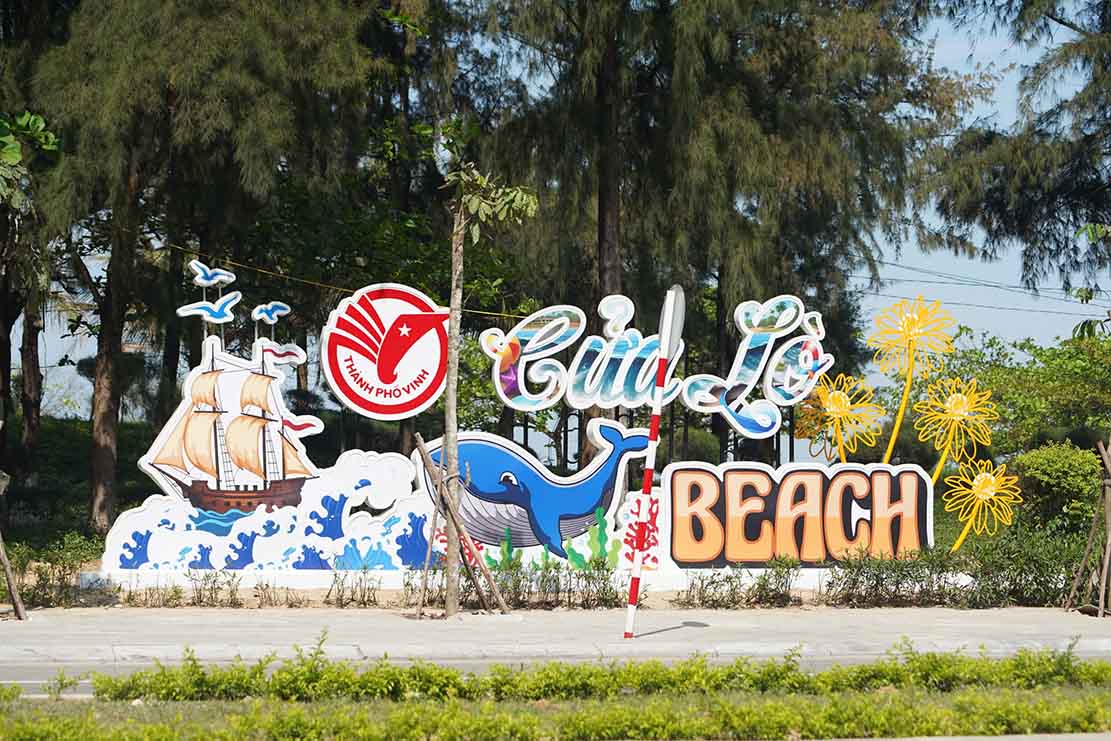 La Puerta de la Tormenta brillaba antes de la hora de apertura del Festival de Turismo Maritimo 2025. Imagen de la pagina