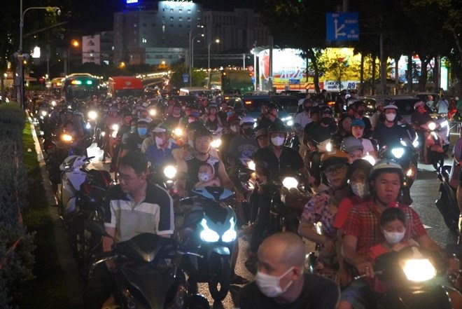 Many roads in the center of Ho Chi Minh City will be closed to traffic tonight. Photo: Chan Phuc