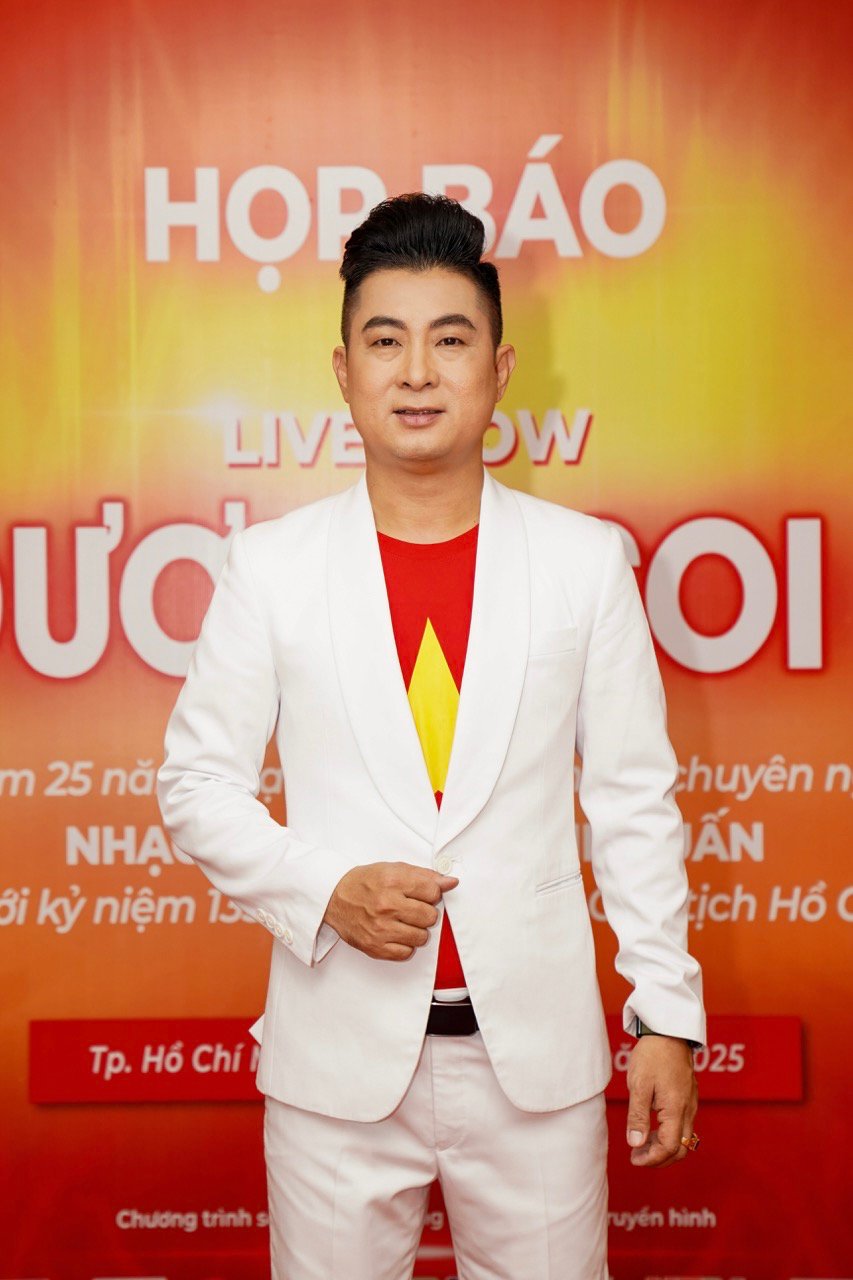 Ca si Le Anh Tuan. Anh: Ban to chuc.
