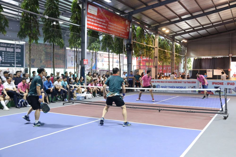 Right after the opening ceremony, athletes participated in the competition and brought exciting and attractive matches. Photo: Ba Manh