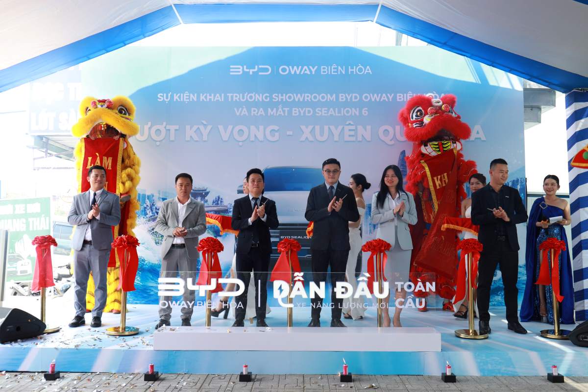 BYD OWAY Bien Hoa launched and launched the impressive hybrid Sealion 06 model. Photo: BYD