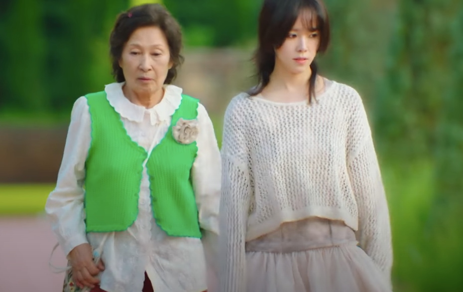 El actor Kim Hye Ja, el actor Han Ji Min. Cortado de un trailer de la pelicula Mas hermoso que el cielo