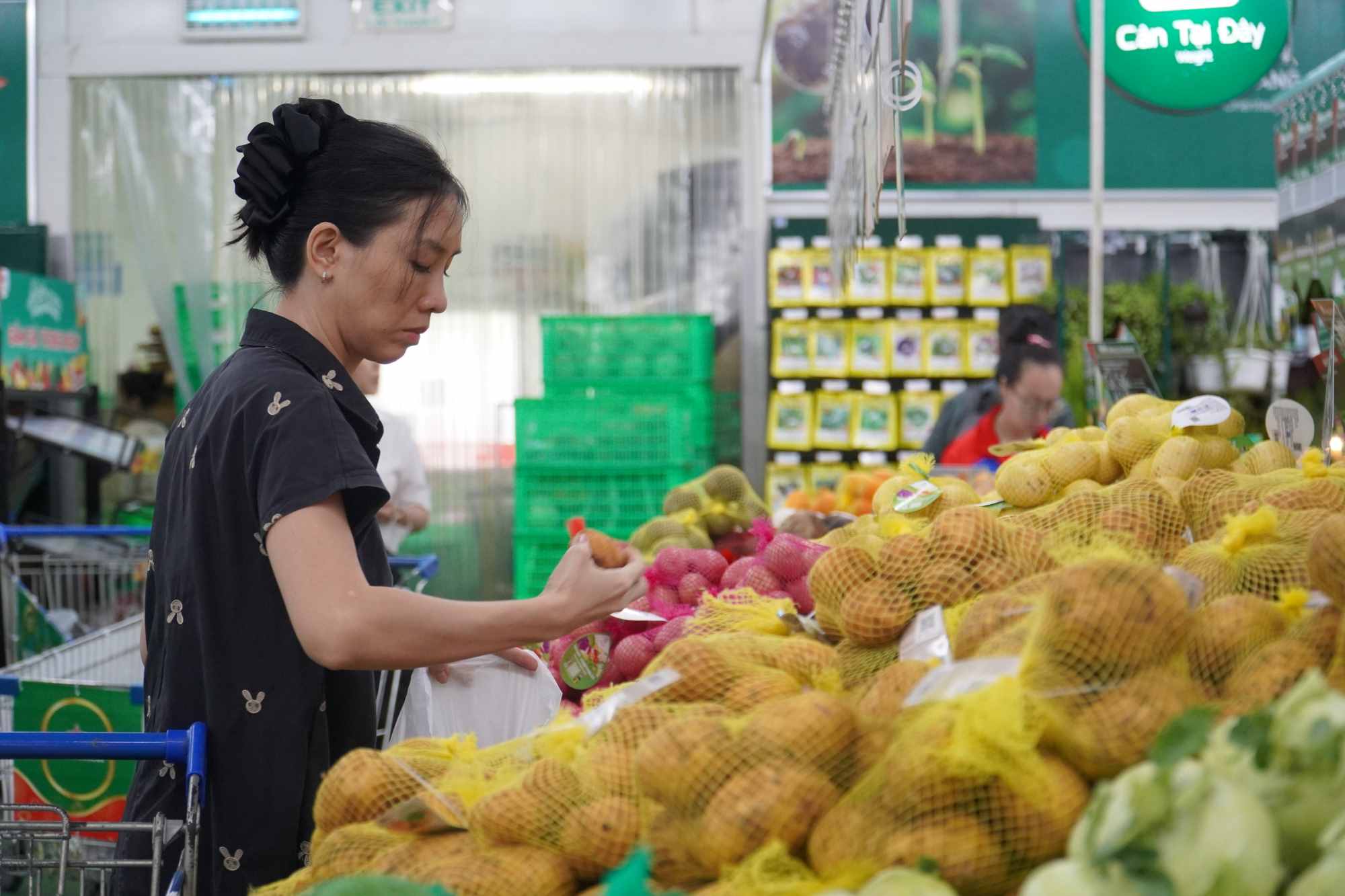 Vietnamese agricultural products are chosen by many customers. Photo: Ngoc Le