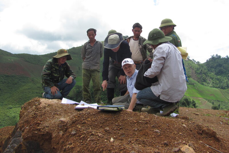 El equipo de expertos, funcionarios en el proceso de ejecucion del proyecto Noroeste, en el que se descubrieron 40 minas de oro de casi 30 toneladas. Imagen: proporcionada por el Departamento de Geologia y Minas.