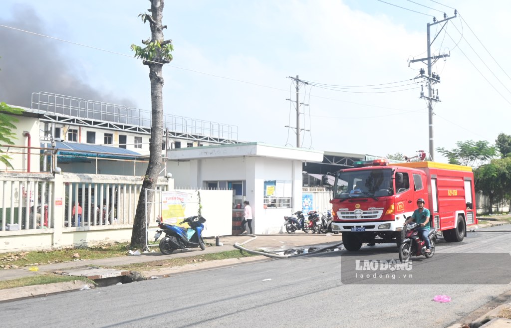 La prevencion de incendios, las fuerzas de lucha y rescate y rescate en la provincia de Tien Giang realizan luchas contra incendios. Foto: Thanh Nhan