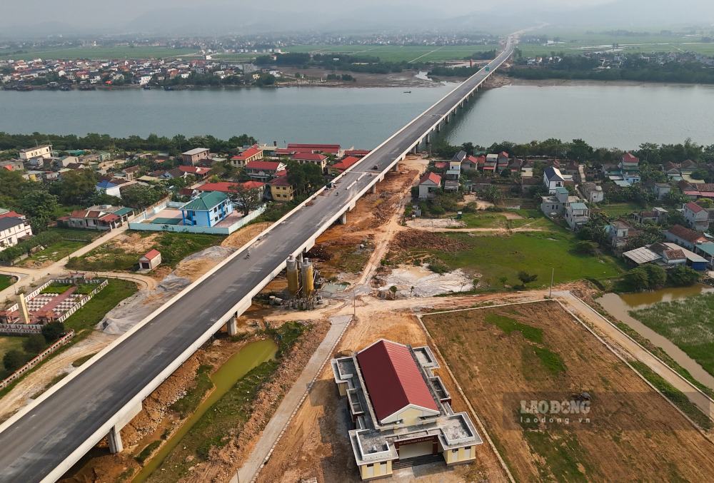 North - South Expressway, Vung Ang - Bung section. Photo: Sang Luan.