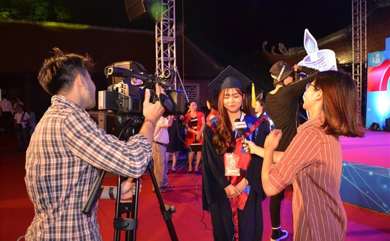 Illustrative photo of the newspaper merger in Ninh Thuan. Source: Trang Ha