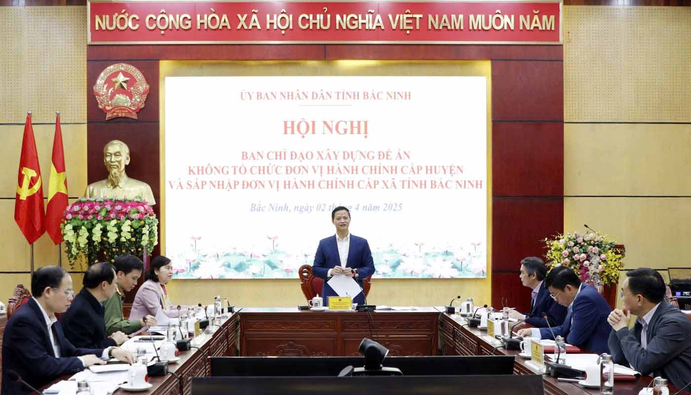Conference of the Steering Committee for the Construction of the Project on not organizing district-level administrative units (ADUs) and merging commune-level ADUs in Bac Ninh province. Photo: Dang Hoa