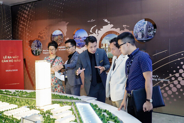 Real estate businesses have high expectations for sales revenue in 2025. Photo: Anh Dung