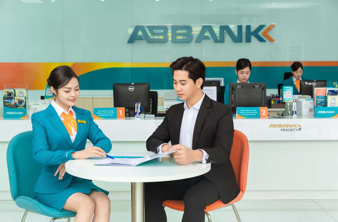 At the end of 2024, ABBANK continued to record growth in the scale of operations. Photo: ABBANK