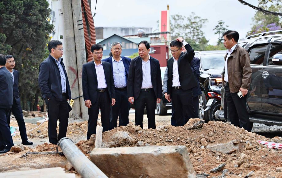 The Chairman of Lam Dong province criticized an inspection team for delaying the implementation of the task. Photo: Lam Hong