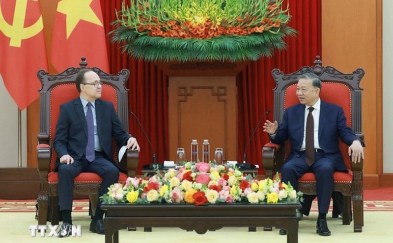 General Secretary To Lam received Russian Ambassador to Vietnam Gennady Bezdetko. Photo: VNA