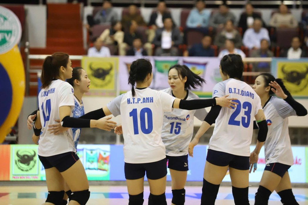 Vietinbank se enfrenta a LPB Ninh Binh en el cuartos de final de la Copa del Rey de Hong Kong 2025. Imagen de la pelicula