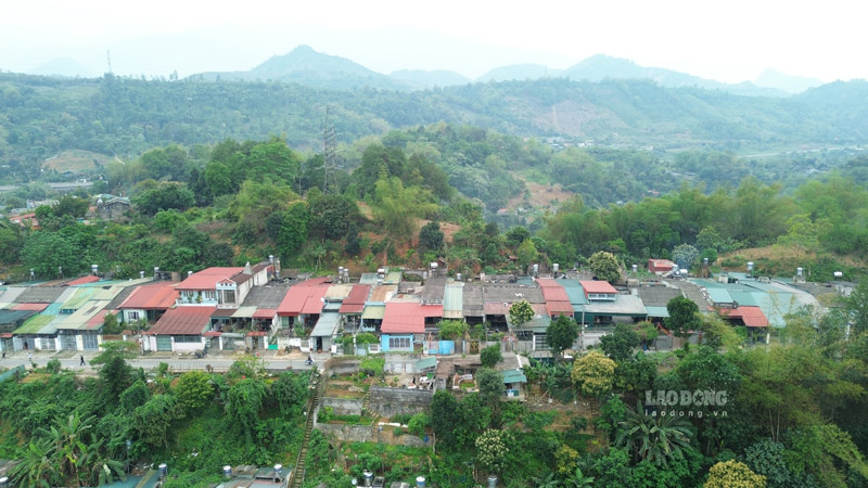 Despues del paso del ciclon numero 3, decenas de hogares de la zona de Pom Han (TP Lao Cai) fueron evacuados debido a la amenaza de deslizamientos de tierra que amenazaban sus vidas. Imagen de la ciudad de Ningdao