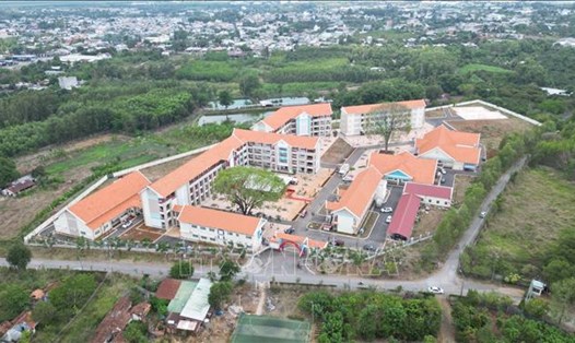 Một góc Trường phổ thông Dân tộc nội trú tỉnh Đồng Nai (xã Trung Hòa, huyện Trảng Bom, tỉnh Đồng Nai). Ảnh: TTXVN
