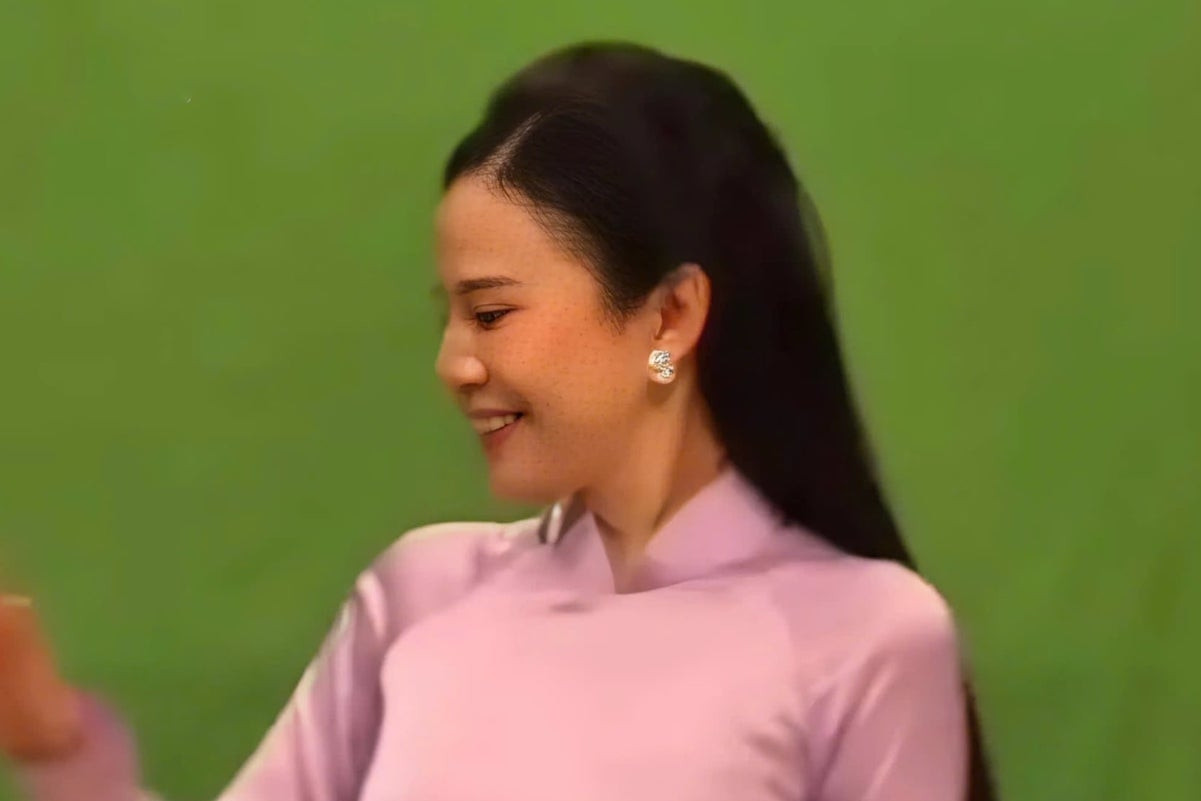 El MC de la Bandera Roja hizo un discurso indignante sobre el desfile. Fue suspendida y criticada severamente. Imagen: cortada de un video