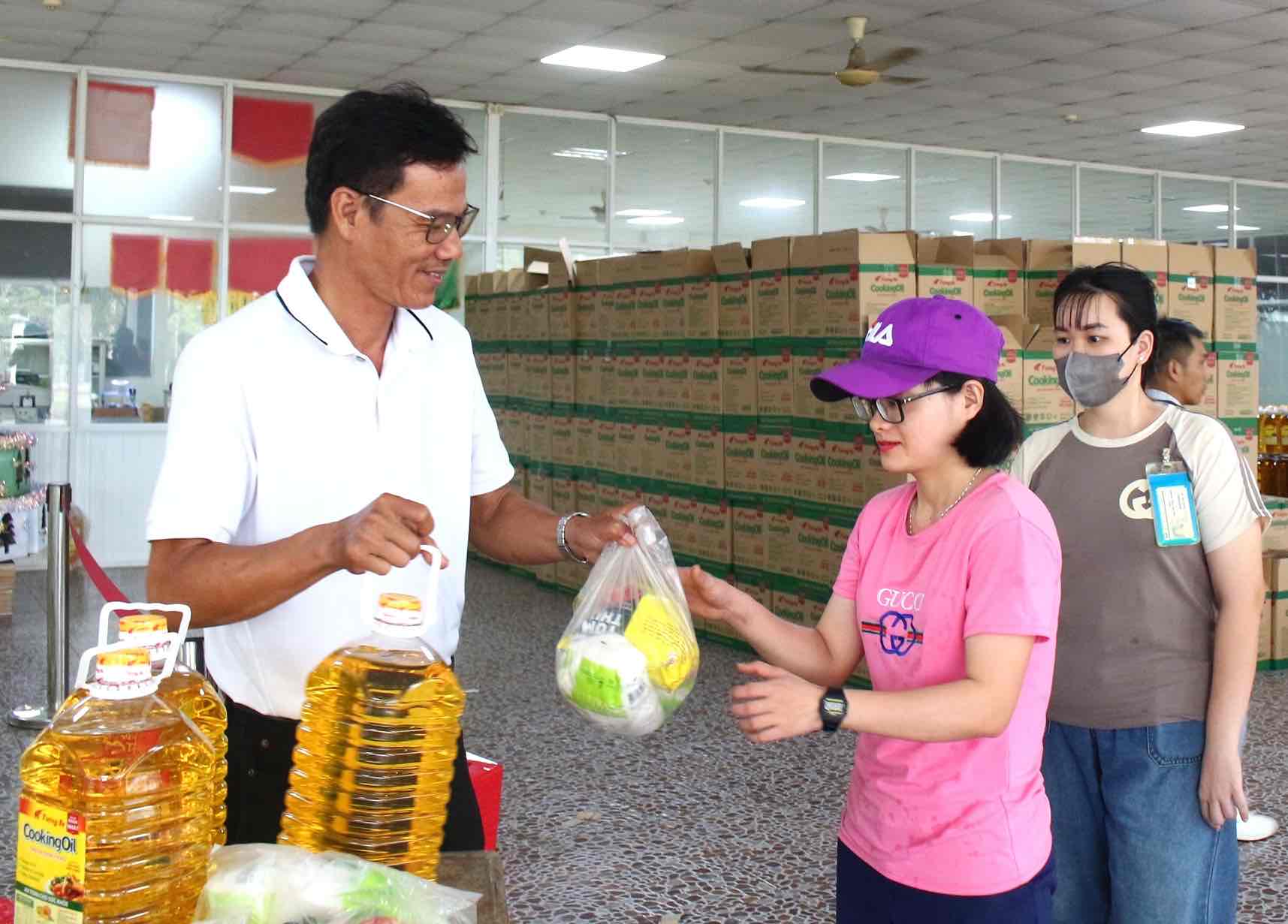 The Trade Union of Pou Sung Vietnam Co., Ltd. has many activities to care for workers. Photo: HAC