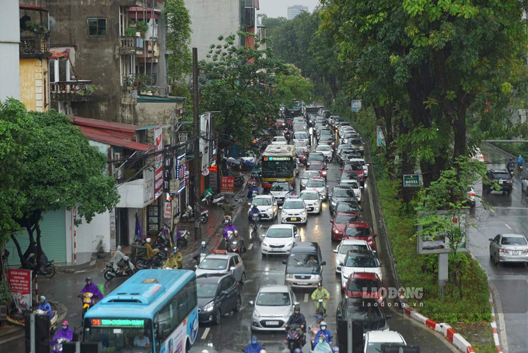 Forecast of hot weather and thunderstorms next week