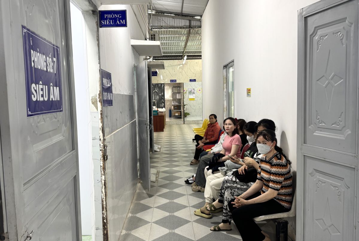 The female workers received health check-ups. Photo: Duy Tuan