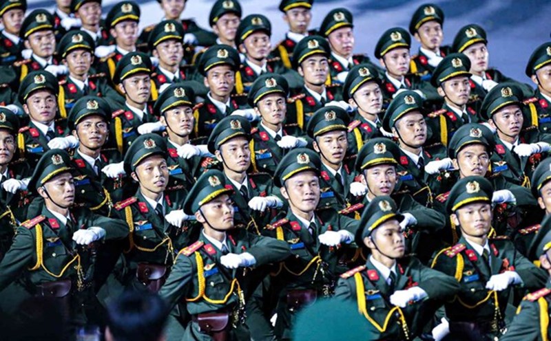 Parading practice in the center of Ho Chi Minh City, evening of April 18. Photo: Thanh Vu
