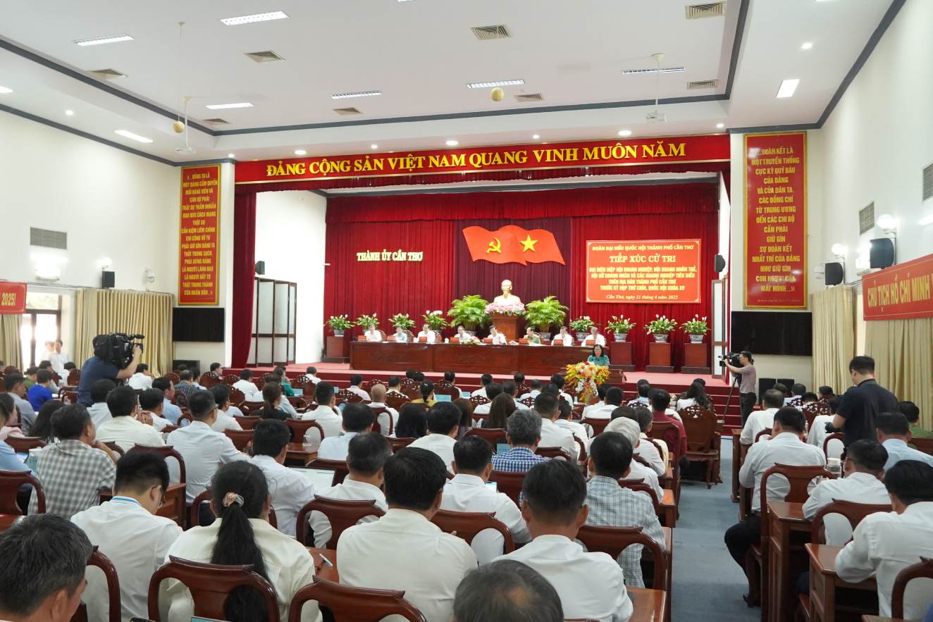 Quang canh buoi tiep xuc cu tri. Anh: Ta Quang