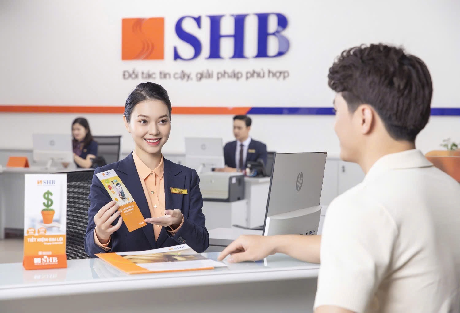 SHB made a profit of nearly VND4,400 billion in the first quarter, reaching 30% of the annual plan, and the total dividend ratio for 2024-2025 is expected to be 36%. Photo: SHB
