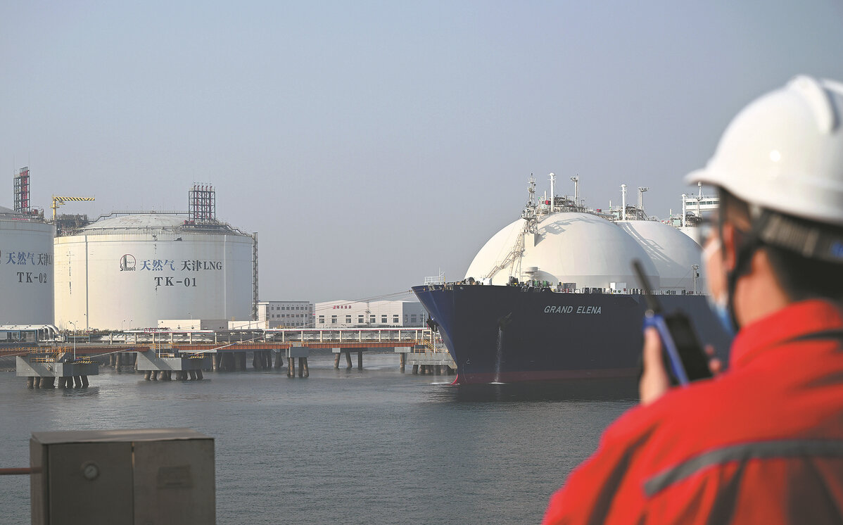 The flow of oil and LNG from Russia to China slowed down in the first quarter of 2025. Photo: Xinhua