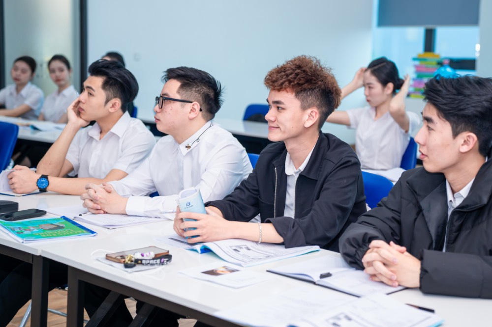 Hoc vien tai Skywings Academy. Anh Skywings Academy