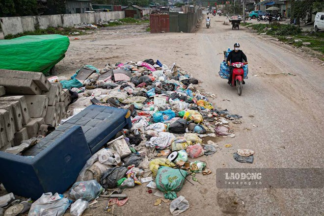 Dự án dang dở hơn một thập kỷ ở Hà Nội, dân bức xúc vì bụi bặm và ô nhiễm